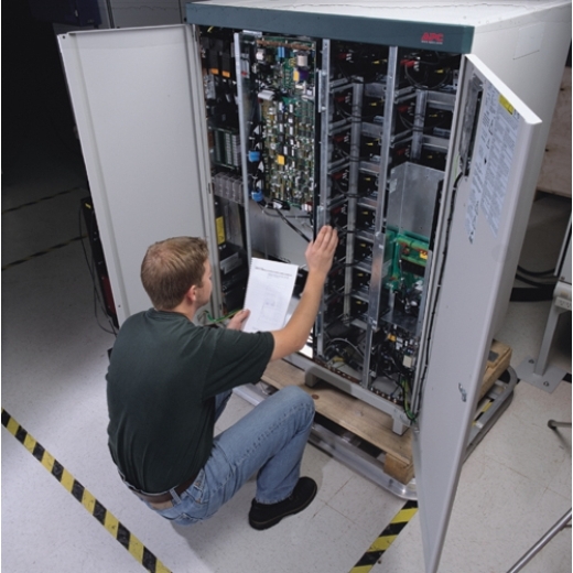 APC On-Site Service 4 Hour Response Upgrade