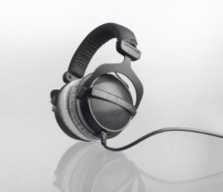 beyerdynamic DT 770 PRO 80 Ohm OverEarStudiokopfhoerer, schwarz