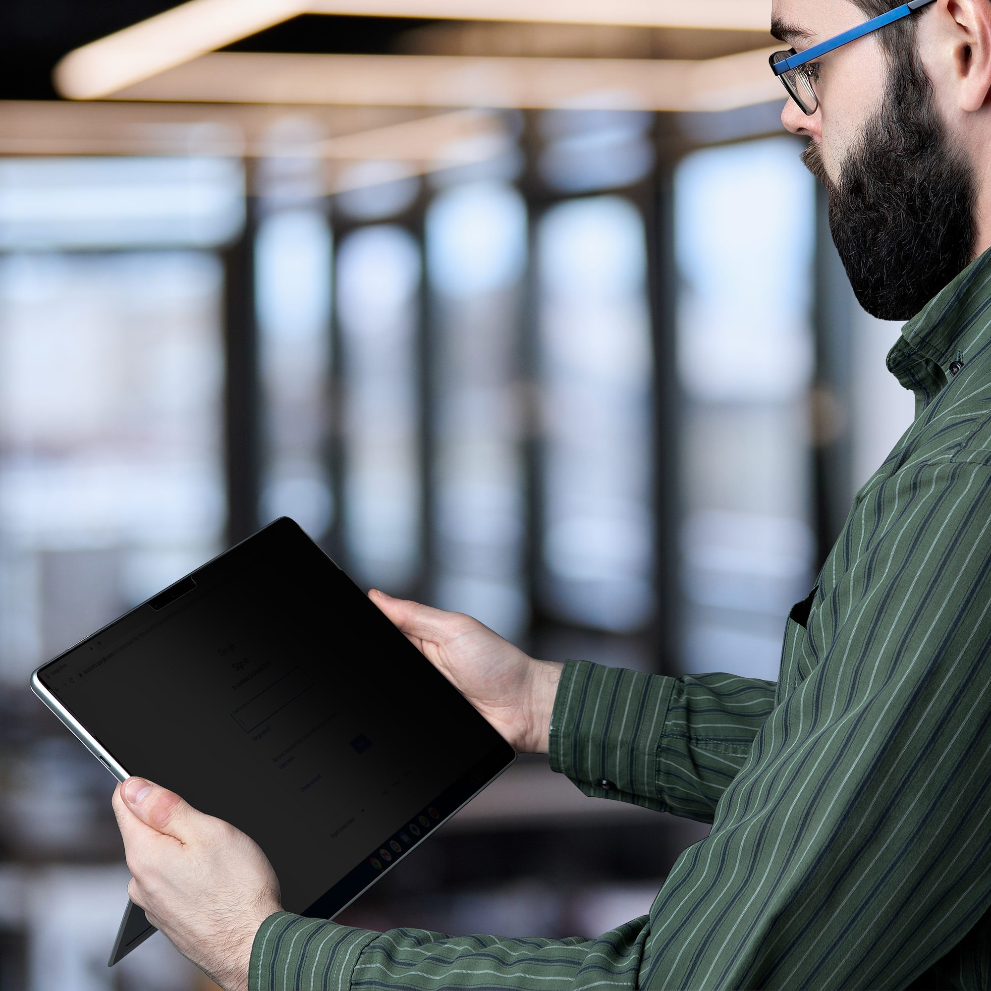 StarTech.com Privacy Screen 13‑inch Surface Pro 4‑Way Touch‑enabled