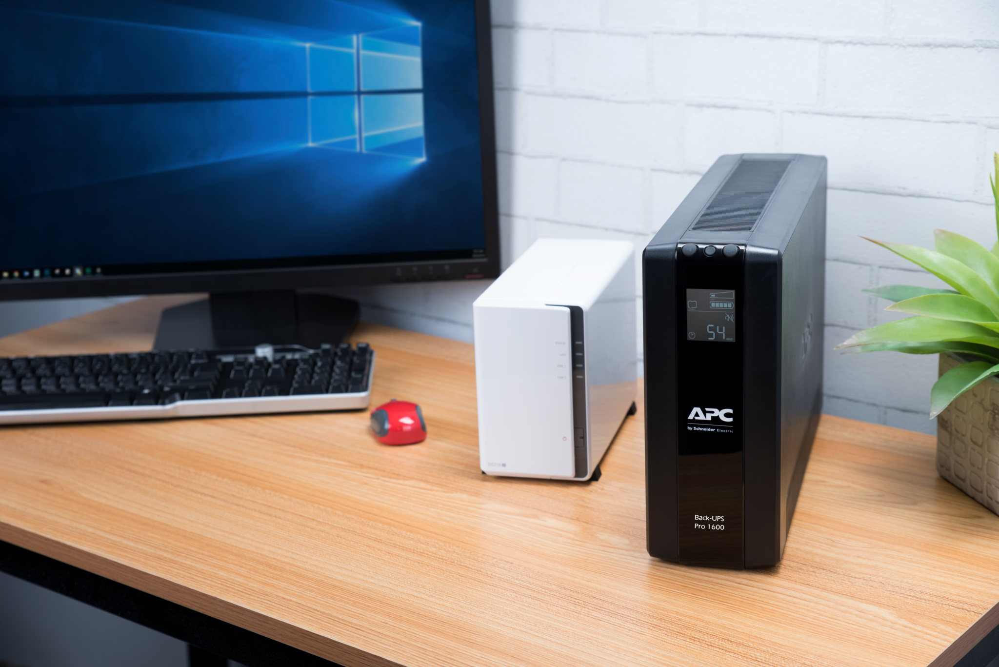 APC Back-UPS Pro BR1600MI 1600VA 960W