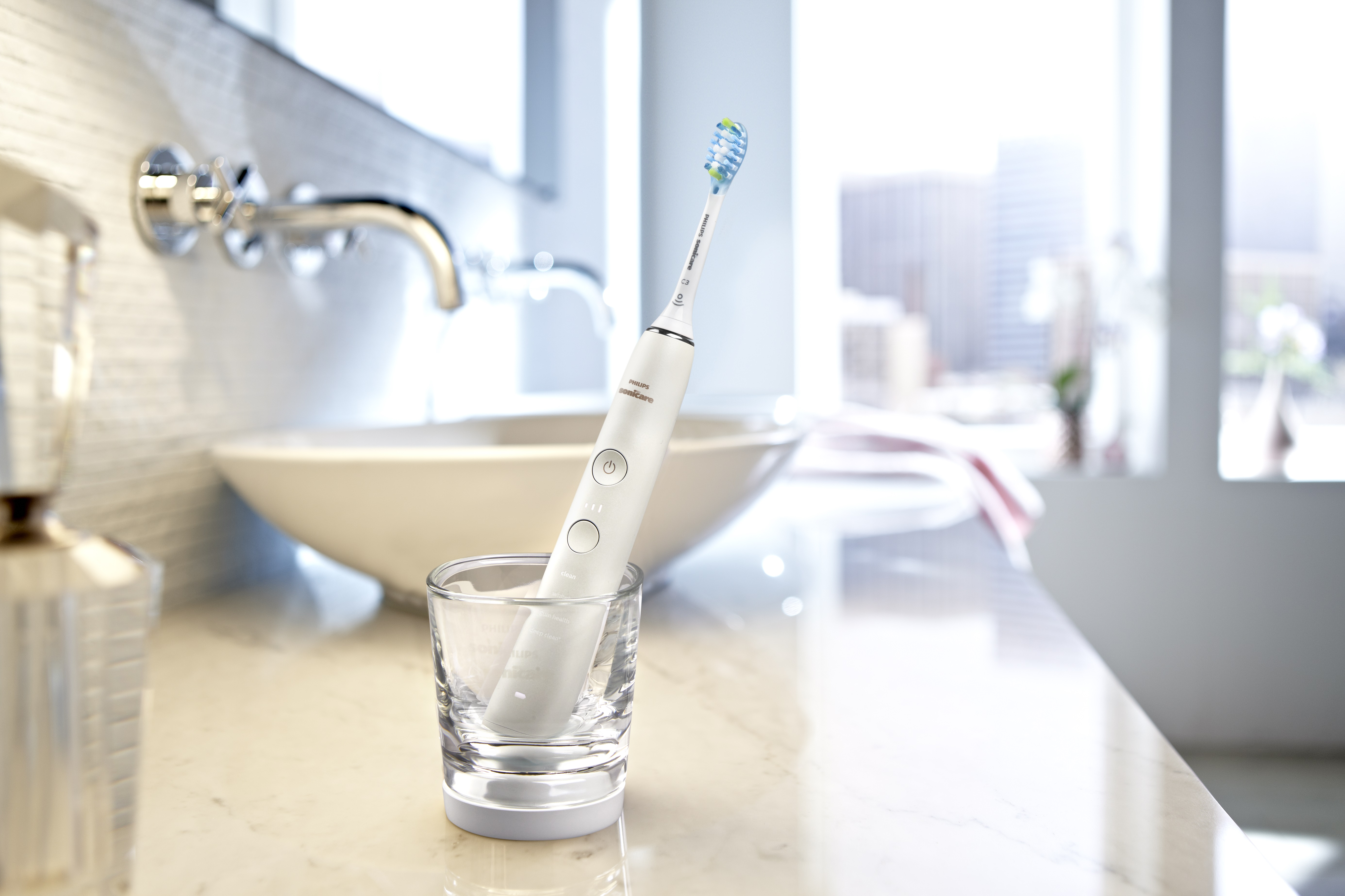 Philips Sonicare DiamondClean 9000 HX9911/27 Weiß