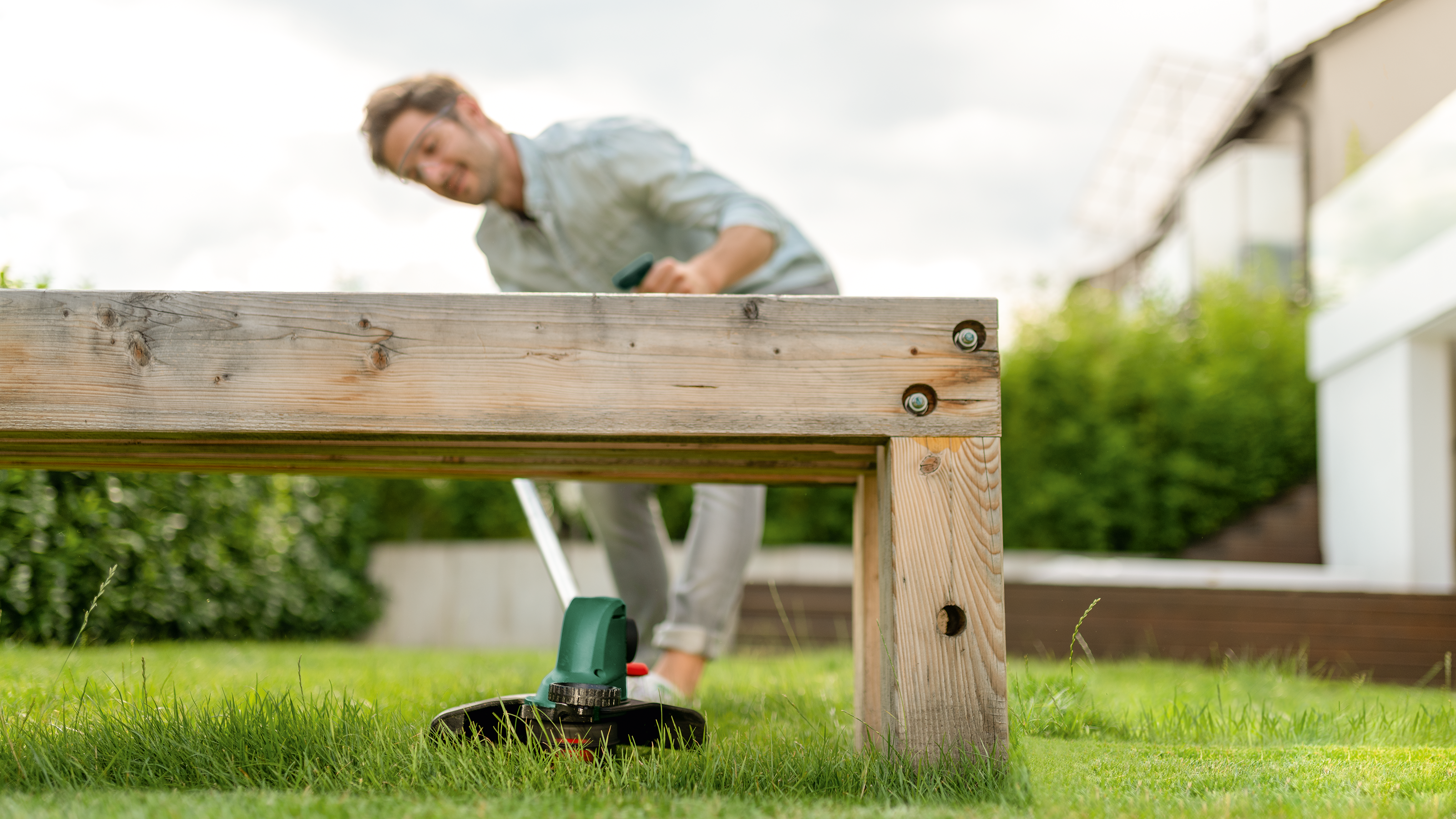 Bosch UniversalGrassCut 18V-26 Solo 18Volt